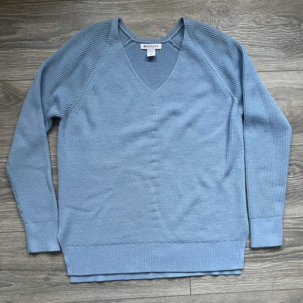 Athleta Light Blue V Neck Long Sleeve Merino Wool Blend Sweater Size S Spring